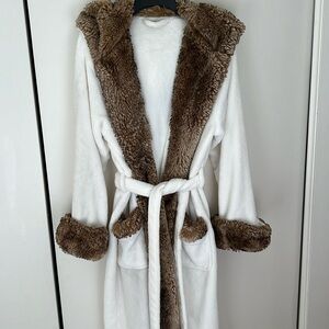 Pottery Barn Faux Fur Ombre Cozy Robe